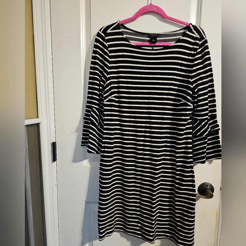 Ann Taylor pull on bell sleeve dress size large.